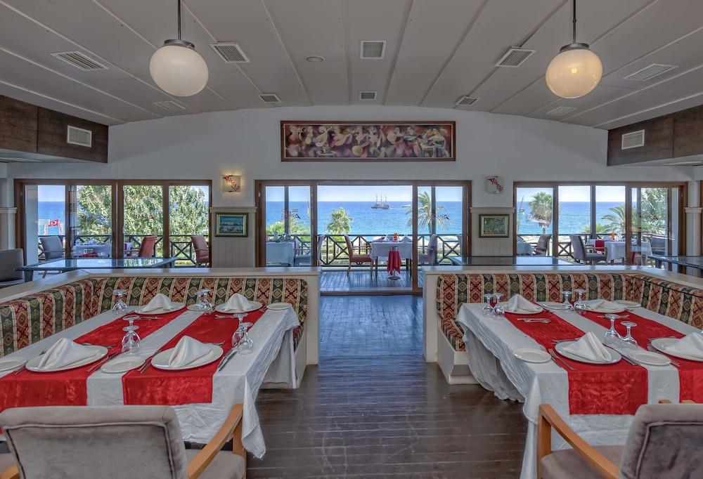 Labada Beach Hotel Çamyuva Екстериор снимка