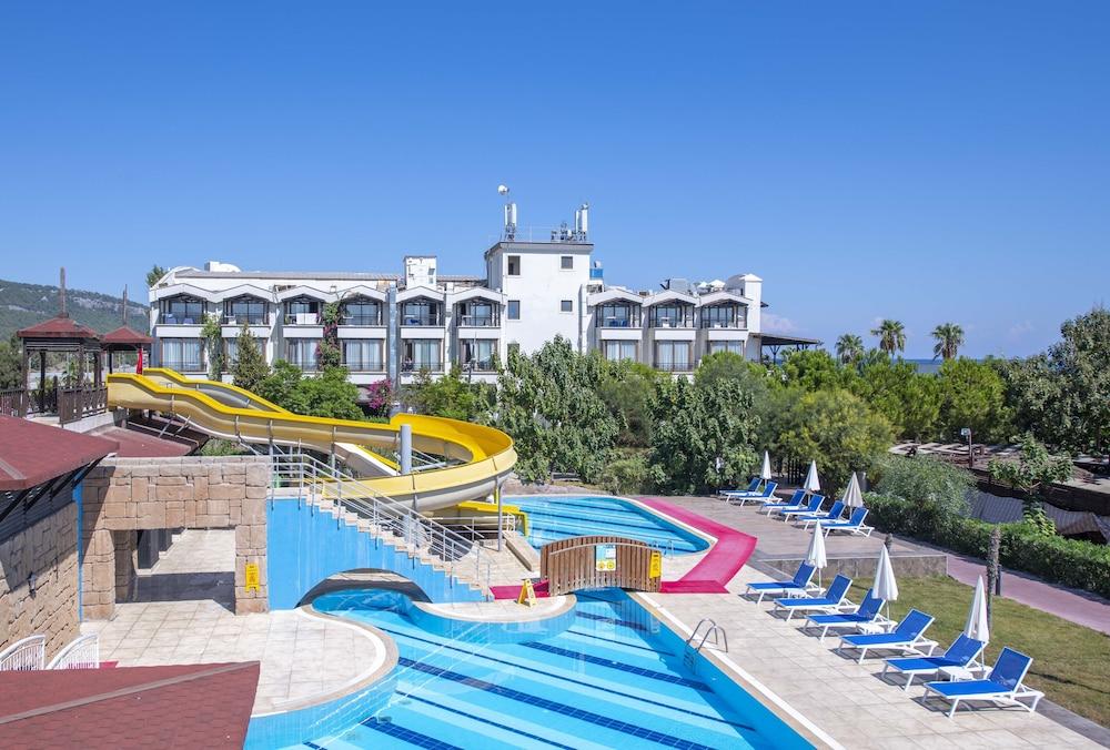Labada Beach Hotel Çamyuva Екстериор снимка