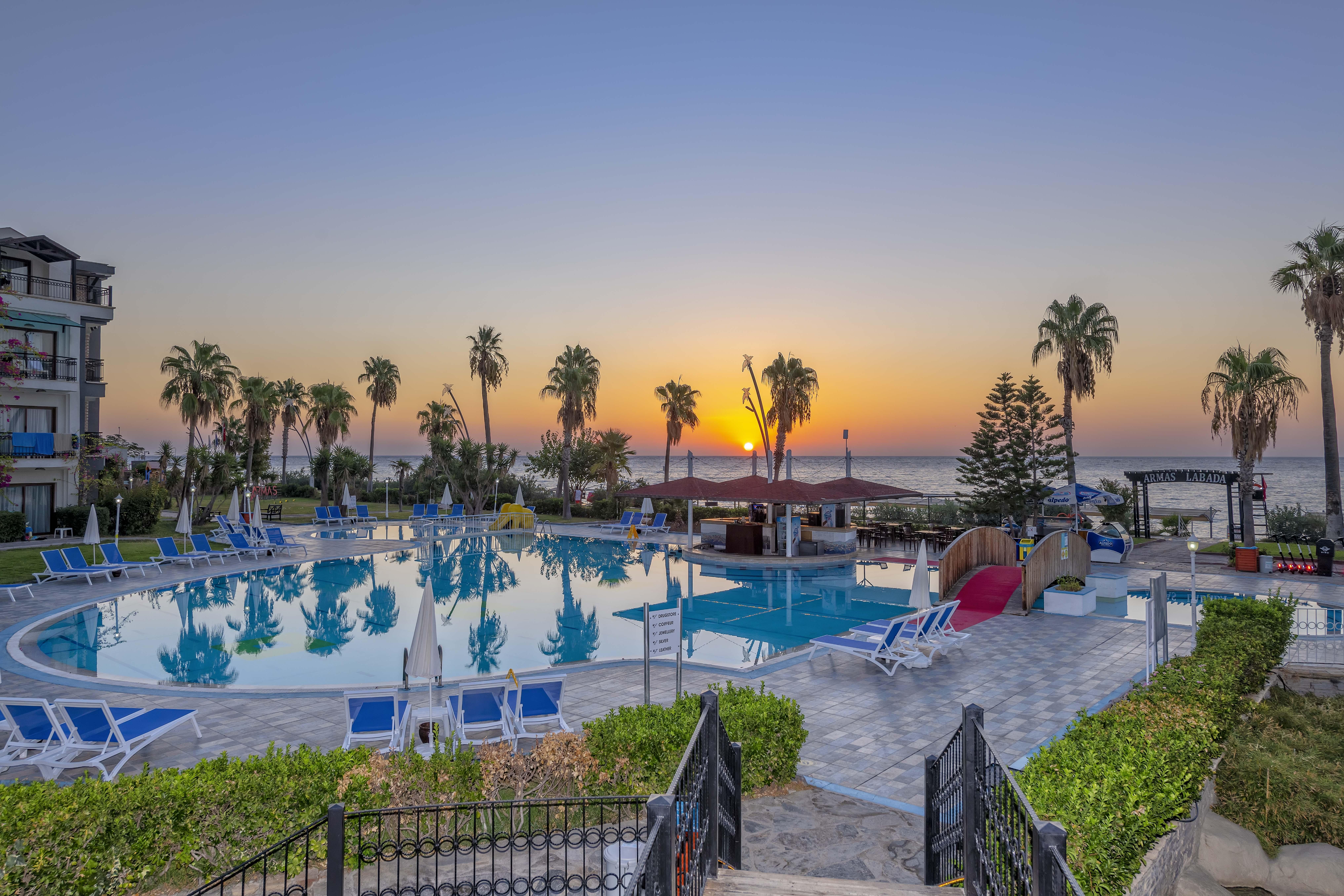 Labada Beach Hotel Çamyuva Екстериор снимка